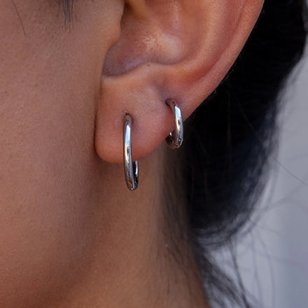 J&D 18K Gold Plated Classic Style Texture Stainless Steel Coil Sliver Color Earrings for Women