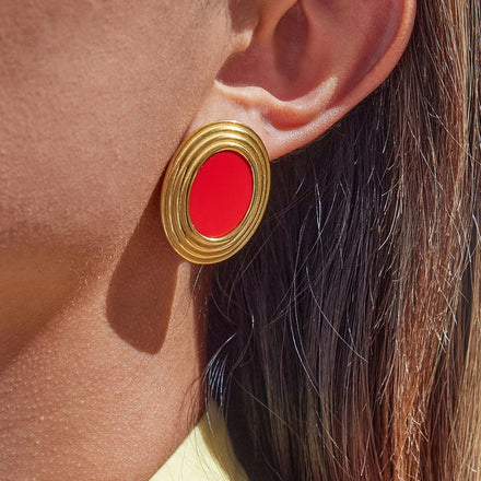 J&D Retro Charm Style 18K Gold Plated Stainless Steel Oval Shell Threaded Earrings for Women