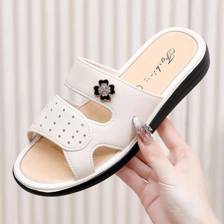 Women's Slide slippers Wholesale Summer Sandals Lightweight Nonslip Soft Sole Designer Beach Shoes for Women