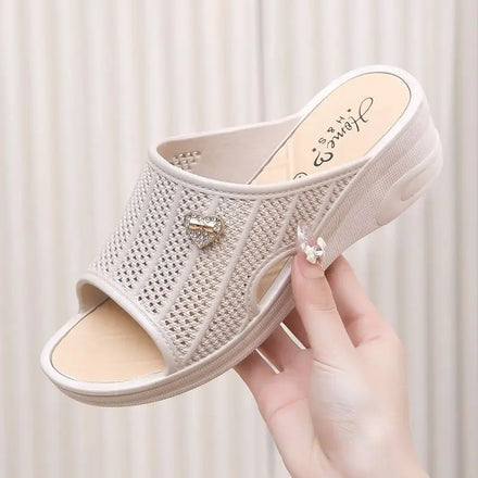 Women's Slide slippers Wholesale Summer Designer Beach Sandals Soft Sole Nonslip Versatile Home Shoes for Women & Ladies