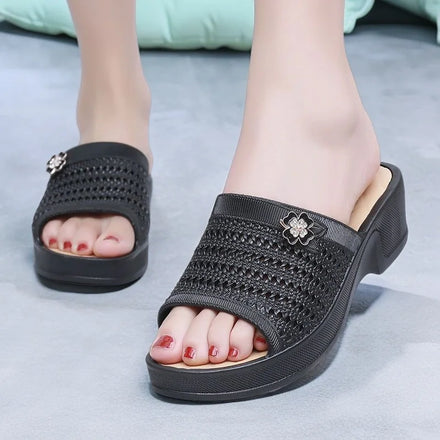 Women's Slide slippers Wholesale Summer Sandals Thicksoled Nonslip Home Designer Shoes for Women