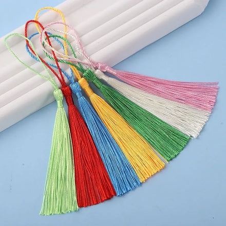 Hot Selling Small Hanging Spike Tassel Bookmark for Curtain Garment Home Textile Cellphone Decoration Made of Polyester