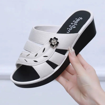Women's Designer Summer Slide slippers Wholesale Thick-soled Wedge Heel Beach Sandalsnonslip Soft Sole Shoes for Women