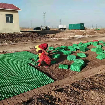 Hot Selling Plastic Grass Grid Paver for Parking Lot Reinforcement Mud Control and Eco-Friendly Ground Stabilization