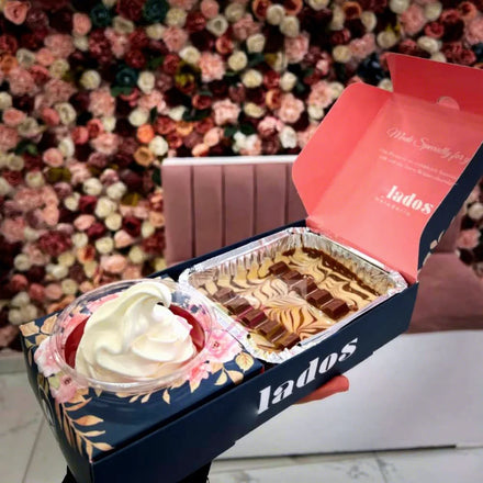 Factory Direct Crepe Waffle and Ice Cream Packaging Pastry Donut Paper Box with Embossing for Bakery Cookie Packaging Dividers