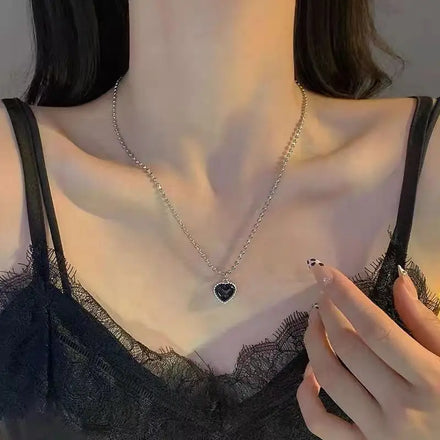 New Design Crystal Heart Pendant Necklace Simple Peach Heart Choker Paperclip Chain Necklace for Women