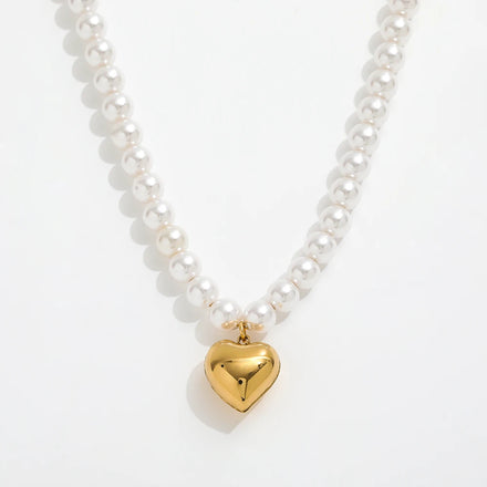 Fenny 18K Gold Plated Retro Elegant Hollow Heart Pendant Pearl Chain Necklace Stainless Steel Jewelry Wholesale