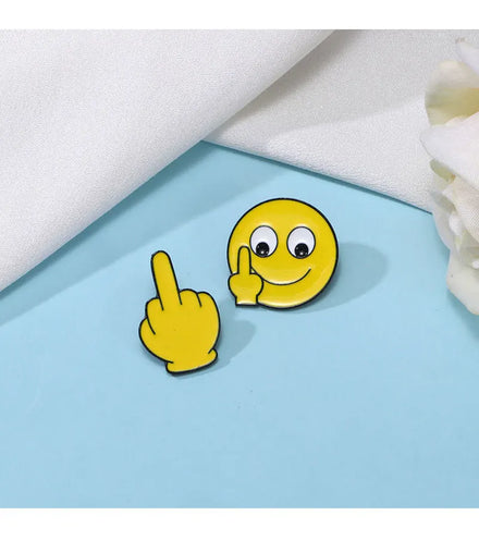 Wholesale Funny Middle Finger Smiley Face Soft Enamel Lapel Pin Sarcastic Emoji Brooch Metal Badge for Clothing Backpack
