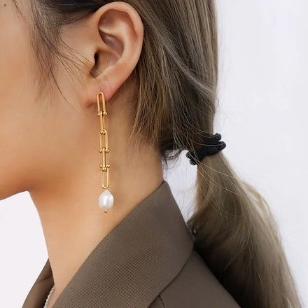 ES1131 Autumn Fall Jewelry 18K Gold Stainless Steel Horseshoe Link Chain with Baroque Pearl Drop Charm Stud Earrings for Ladies