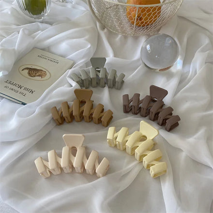 Factory Direct Sale Korean Multicolor Wave Hair Claw Clip for Women and Girls Colorful Plastic
