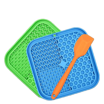 2024 Pet Supplies New Pet Food Grade Silicone Bowl Feeder Lick Mat Pad with Suction Cup Dog Cat Honeycomb Lick Mat with Spoon