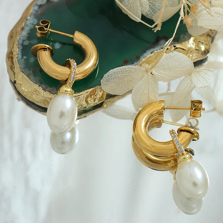 High Quality Women Cc Shape Style Stainless Steel Pearl Crystal Stud Earrings Jewelry Accessory Party