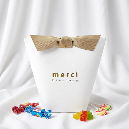 Yiwu Manufacture Retails Creative Black Sweets Packaging Wholesale White Paper Folded Merci White Fancy Candy Gift Chocolate Box