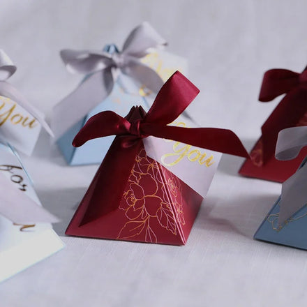 Chinese Manufacturers Hot Sale Folders Yiwu Suppliers Wedding Favors Empty Pyramid Paper Candy Packaging Boxes for Door Gift