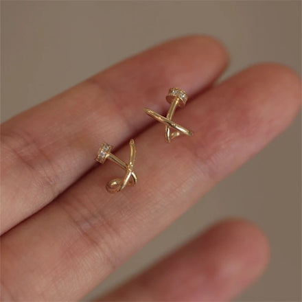Unique Minimalist Design Pure Silver Fashion Nail Shaped Stud Earrings