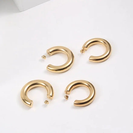 Fenny 18K Gold-plated Simple Chunky Hollow Smooth Big C Hoop Earrings Trend Wholesale Stainless Steel Ladies Jewelry
