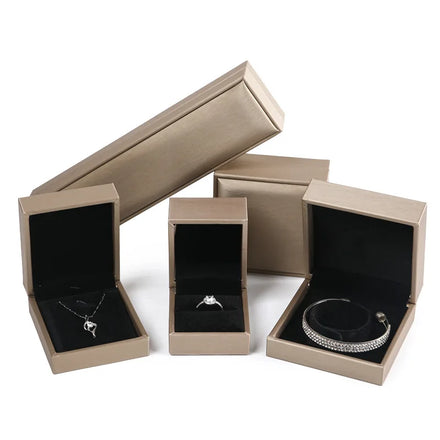 Tongxing Custom Velvet Green Luxury Jewelry Box High End Wholesale Gift Earrings Bangle Bracelet Necklace Velvet Jewelry Box