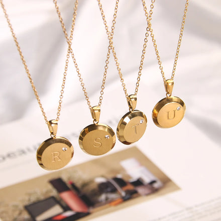 18K Gold Pendant with Cubic Zircon Inlay Custom 26 Alphabetic Letter Necklace for Women Classic Style for Wedding