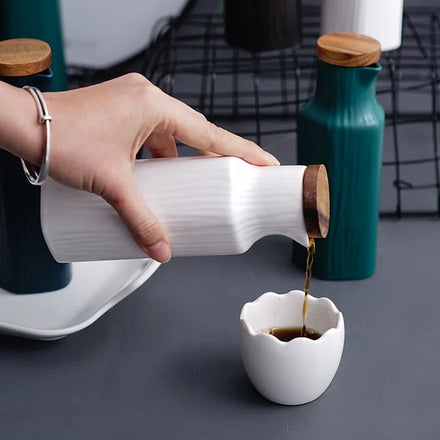 Japanese Tableware Creative Kitchen Ceramic Oil Pot Soy Sauce Vinegar Bottle Oil Bottle Vinegar Pot Seasoning Pot