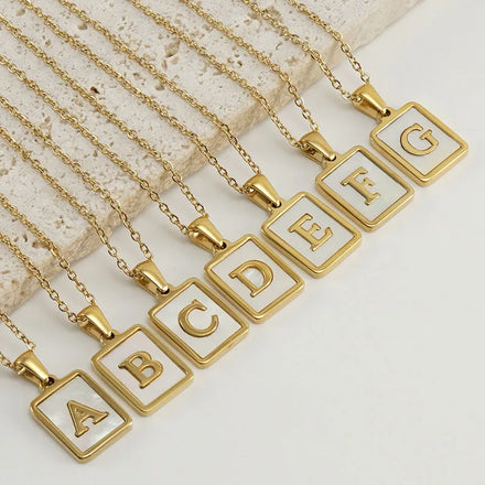 Ins Popular Stainless Steel 18K Gold Letter A-Z Initial Necklace Square Rectangle Alphabet Shell Pendant Necklace