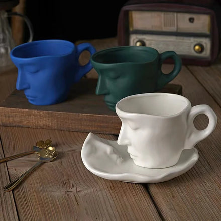 Light Luxury Creative Exquisite Coffee Cups Retro Art Kiss Mug Matte Klein Porcelain Saucer Set Face Cup Dishwasher Microwave
