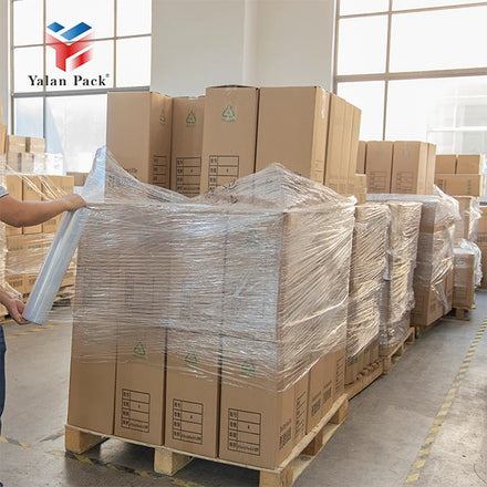 Yalanpack LLDPE Pallet Wrapping 450mm 20mic 2.3kg Stretch Film Plastic Polyethylene Film Pallet Plastic LLdpe Strech Film