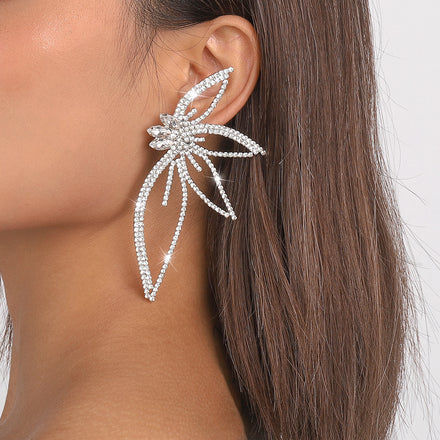 2025 New Arrival Fashion Jewelry Women Full Diamond Hollow Out Temperament Luxury Earrings Angel Leaf Crystal Drop Earrings 2022
