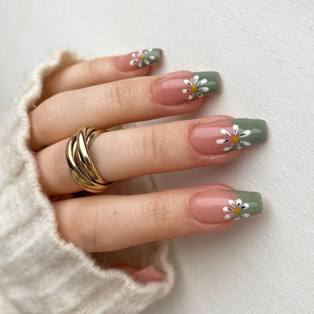 Press on Nails 2025 New Style Oem Salon Suppliers Press on Nails Wholesale Good Quality Coffin Short Press on Nails
