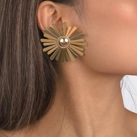 2025 New Arrival Design Sense Small Sun Floral Flower Brass Gold Earrings Cool Wind Small Sunflower Metal Round Drop Earrings