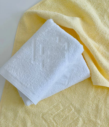 100% Cotton Woven Luxury Bath Towel-Solid Color Hotel Use Customizable