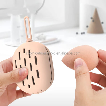 Hot Sale Portable Travel Cosmetic Case Makeup Sponge Blender Case Silicone Makeup Sponge Holder Case