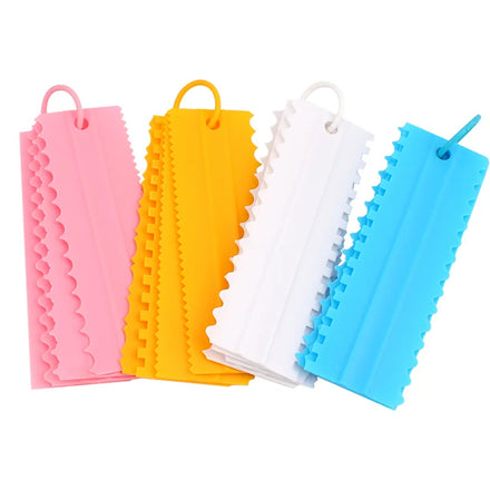 4pcs Frosting Combs Baking Tools Decorating Icing Smoother Cake Comb Plastic Cake Scraper Set Plastic Boxes Opp Bag Package 182g