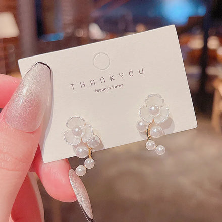 2023 New Cute White Flower Earring Diamond Beaded Earrings Handmade Pearl Earrings