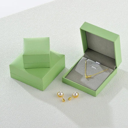 Custom Leatherette Paper Green Ring Pendant Wholesale Custom Luxury Black Magnetic Jewelry Gift Box Packaging with Magnetic Lid