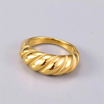 Hot Selling New Simple Design Horn Stainless Steel 18k Gold Plated Twist Fashion Rings Jewelry Women