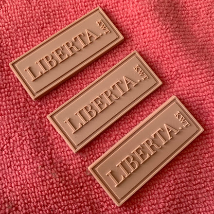 Company logo Single Color 3D Raised Silicone Rubber Labelsolid Color Soft Plastic Rubber Label With Stitching Lines