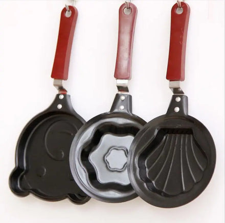 Mini 12CM Cute Cartoon Kitchen Accessories Iron Casting Breakfast Frying Pan Accessory for Morning Meals