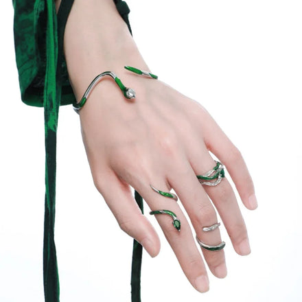 Design Sense Snake Twining Joint Rings Sparkling Green Rhinestone Inlaid Finger Rings Stylish Snake Shape Open Rings