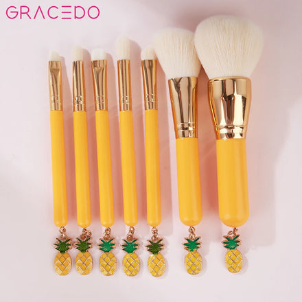 GRACEDO Professional 7Pcs Yellow Pineapple Cute Synthetic Hair Wood Handle Face Foundation Brush Makeup Brush Set