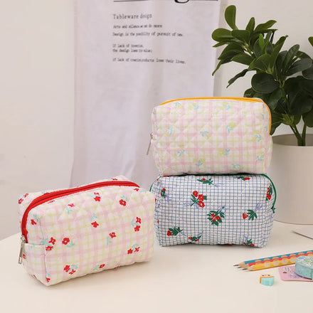 Traveling Small Cloth Zipper Makeup Pouch Korean Cute Bear Floral Quilted Cosmetic Storage Bag