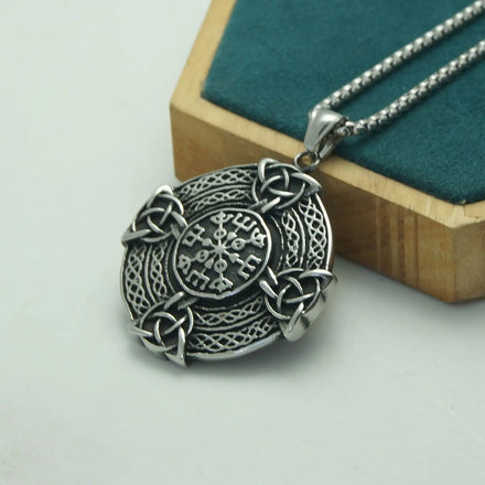 Custom Wholesale Viking Jewelry Stainless Steel Viking Knot Celtic Knot Pendant Necklace for Men Compass Necklace