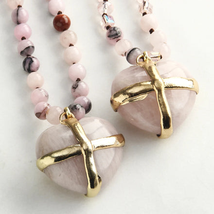 Women 8mm Pink Natural Stone Necklace Golden Alloy Cross Irregular Pink Stone Pendant Necklace
