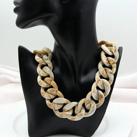 White Amber High Temperament Women Necklace Collarbone Chain Stone Hot Selling Exaggerated Winter 1 Piece Plastic Acrylic Round