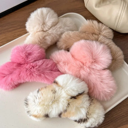 Winter New Designer Soft Fluffy Faux Fur Plastic Hair Claws Vintage Elegant Plain Hair Claw Clips for Thick Hair Women Girls