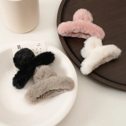 TongLing Cute Faux Fur Hair Jewelry Seamless Fluffy Plush Hair Claw Clips for Girl Children Thick Hair