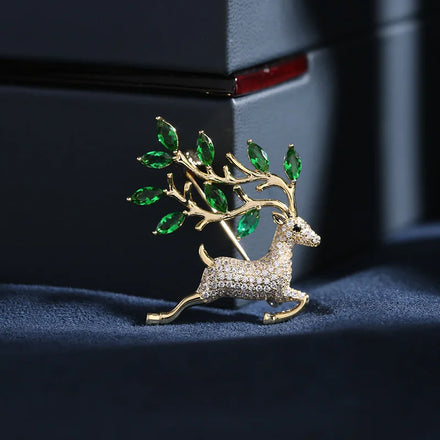 2026 Fashion Christmas Jewelry Zirconia Brooch for Women Handmade Christmas Reindeer Pin Brooches