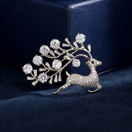 Handmade Crystal Rhinestone Christmas Pins for Party New Design Zirconia Reindeer Christmas Brooch for Women
