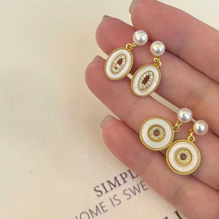 Round/oval Donut Shell Earrings with 5-6mm Natural High-quality Freshwater Pearl Anti Allergic Design Pearl Earrings