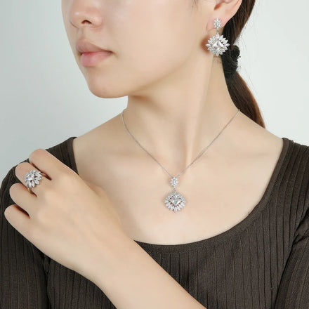 Fashion Graceful Crystal Diamond Jewelry Set High-end Necklace Earrings Bracelet Ring 3 Piece CN1737
