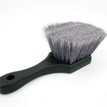Wholesale Soft Short Handle Bristle Car Wash Brush Cleaning Auto Wheel & Tire Cleaner Brush for Easy Scrubbing